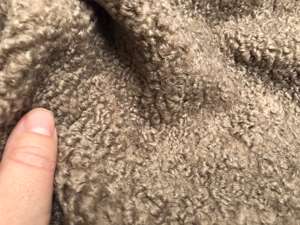Pels - smuk og blød persianer pels i nougat